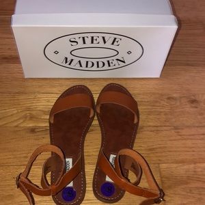 BNWB Steve Madden sandals